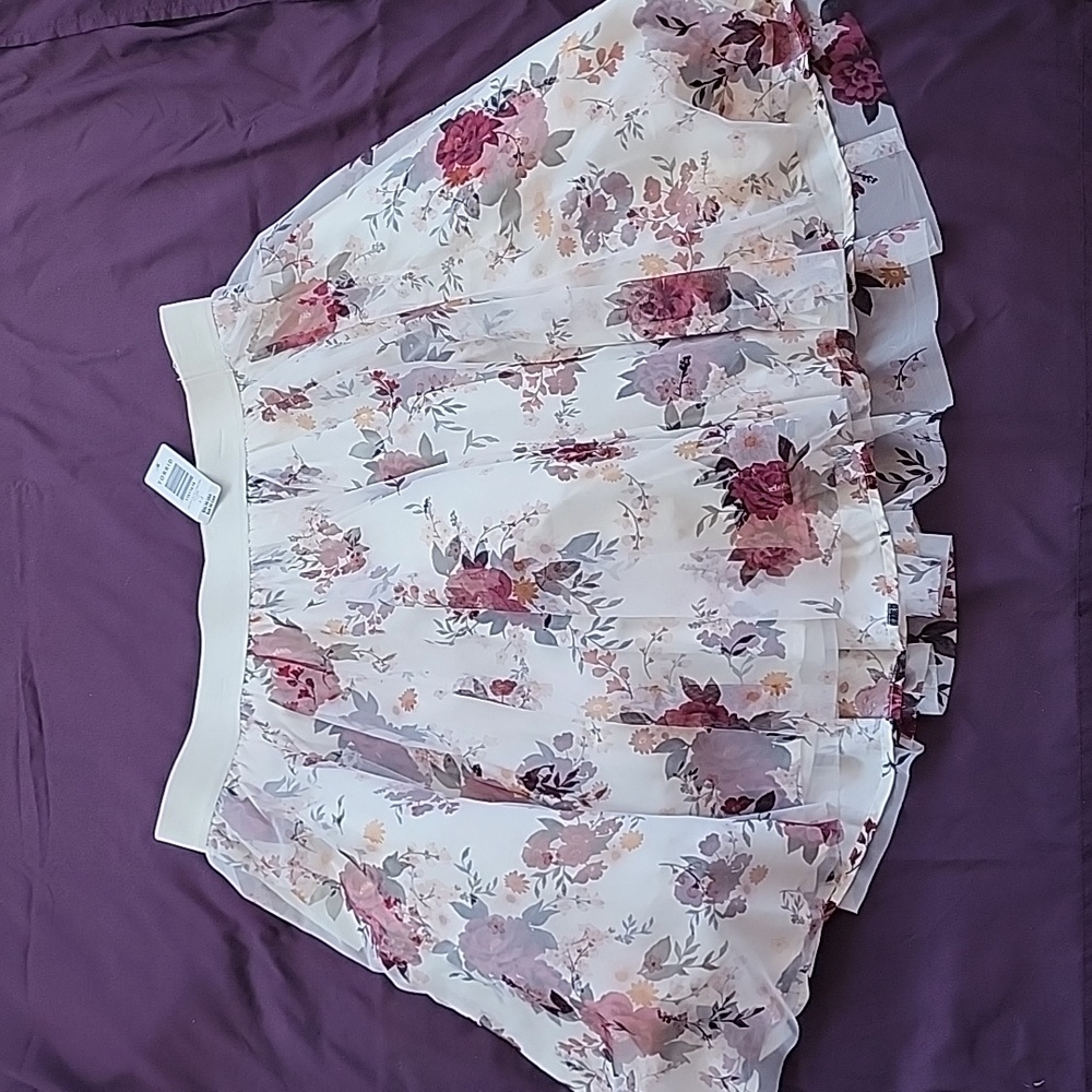 NEW! Torrid floral skirt, size 1/2